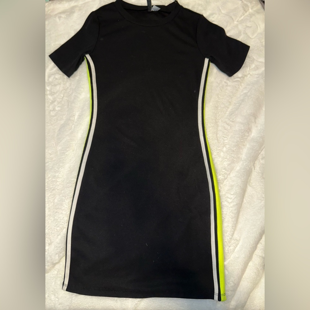 H&M divided black bread with white and neon yellow strip down the sides